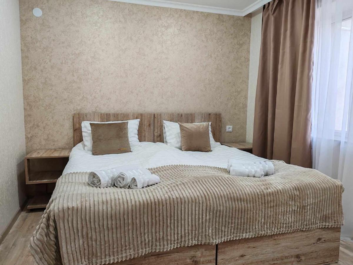 Sun House Hotell Yeghegnadzor Exteriör bild
