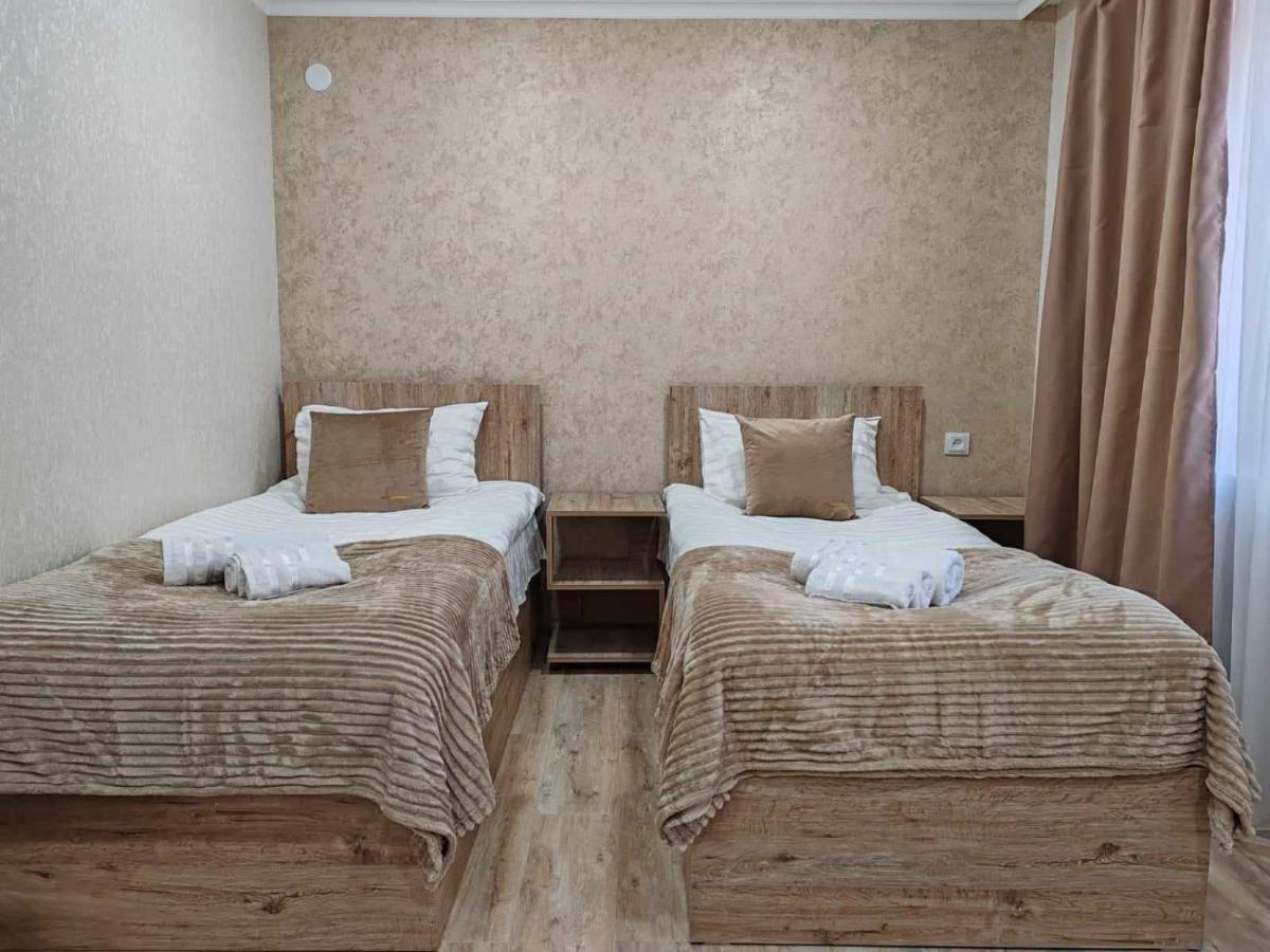 Sun House Hotell Yeghegnadzor Exteriör bild