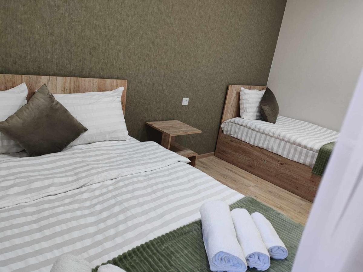 Sun House Hotell Yeghegnadzor Exteriör bild