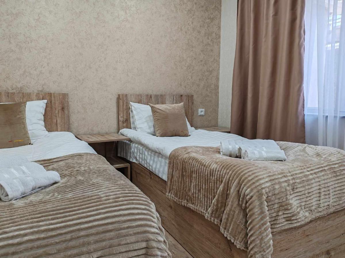 Sun House Hotell Yeghegnadzor Exteriör bild