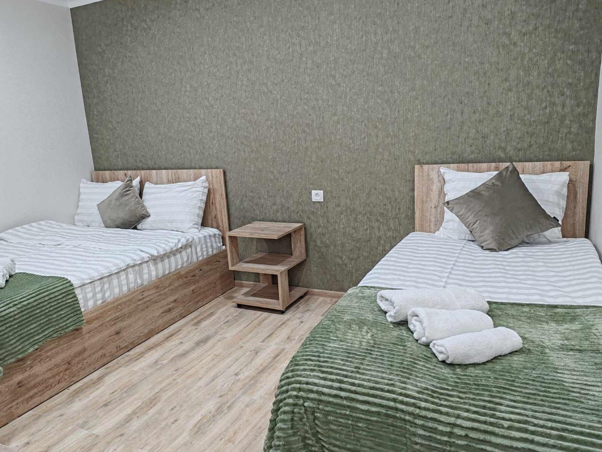 Sun House Hotell Yeghegnadzor Exteriör bild