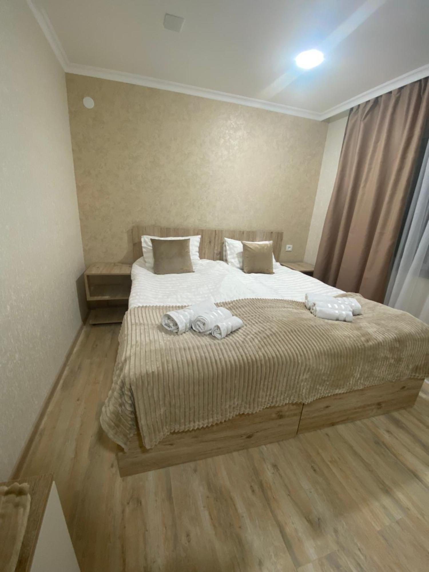 Sun House Hotell Yeghegnadzor Exteriör bild