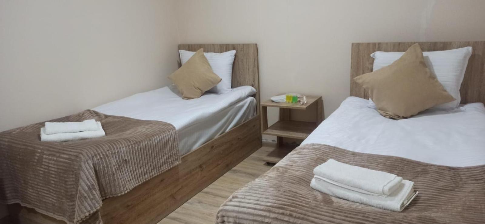 Sun House Hotell Yeghegnadzor Exteriör bild